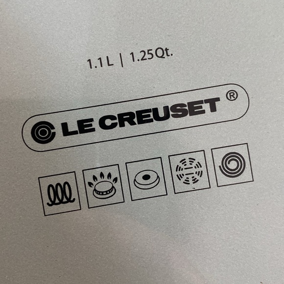 Le Creuset Enamel on Steel 1.25 Quart Demi Tea Kettle, Sea Salt - with 2 mugs - Picture 10 of 11